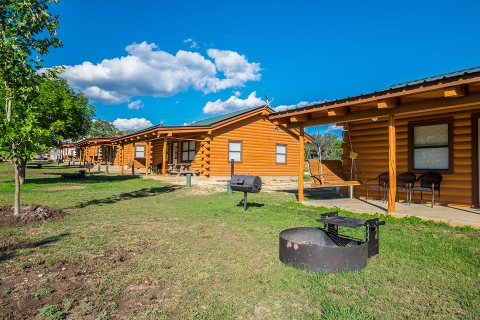 River Bluff Cabins Rio Frio Eksteriør bilde