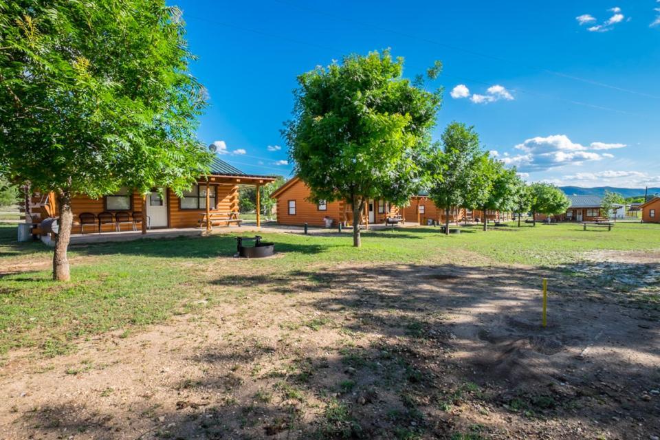 River Bluff Cabins Rio Frio Eksteriør bilde