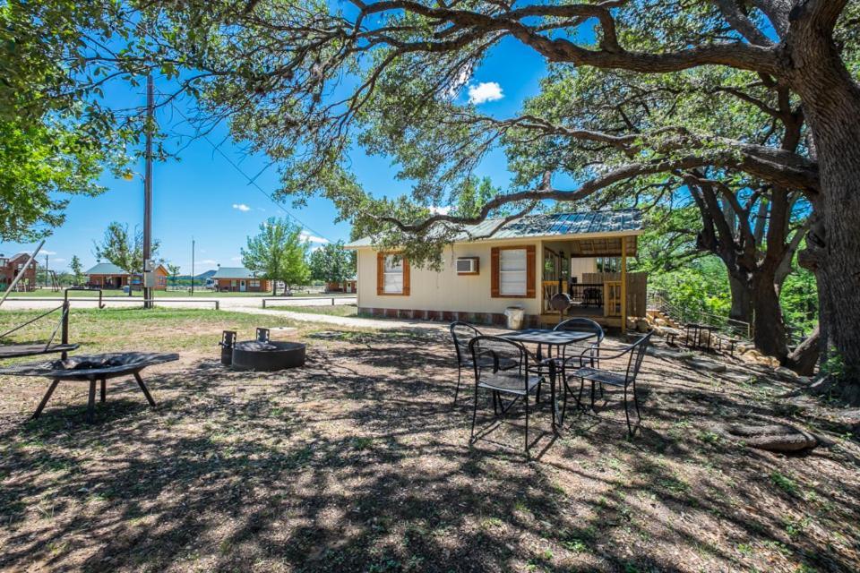 River Bluff Cabins Rio Frio Eksteriør bilde