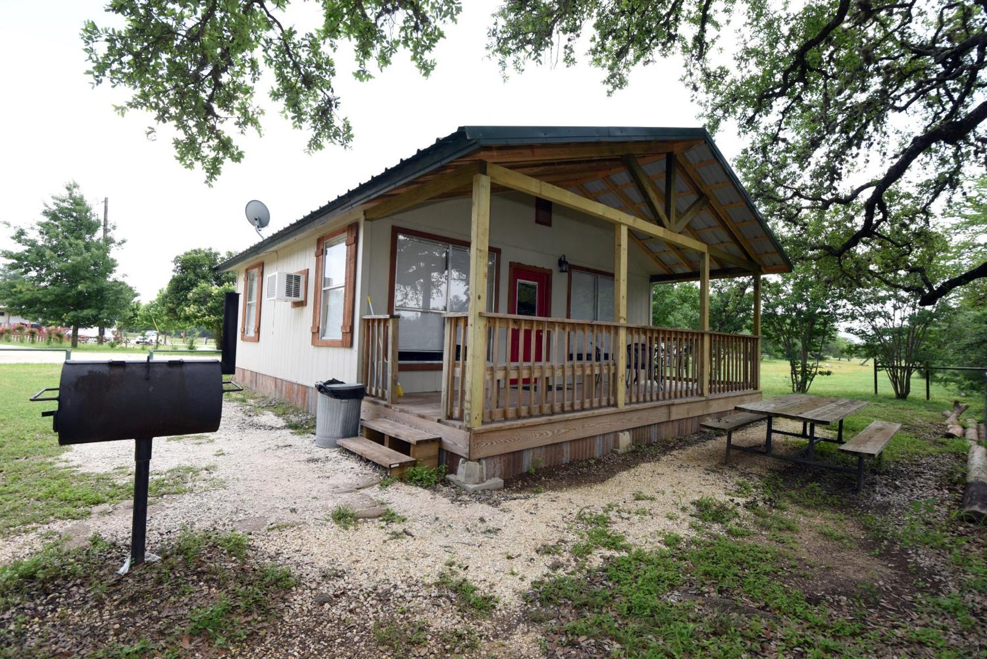 River Bluff Cabins Rio Frio Eksteriør bilde