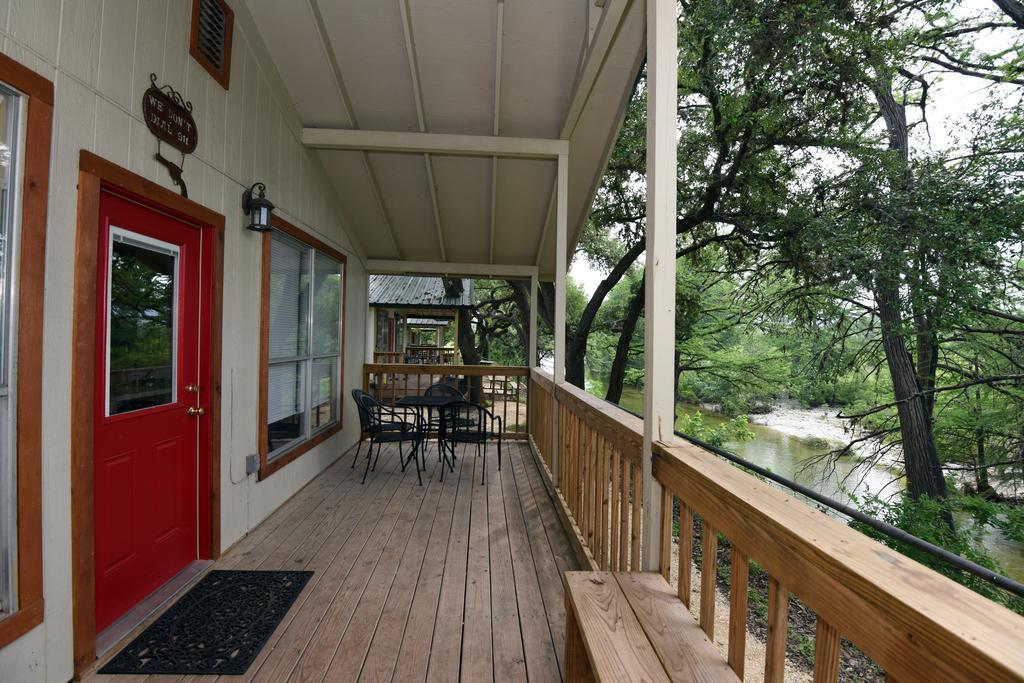 River Bluff Cabins Rio Frio Eksteriør bilde