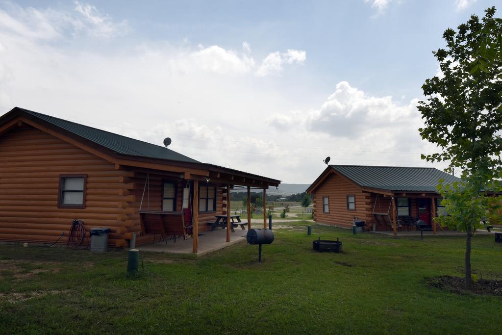 River Bluff Cabins Rio Frio Eksteriør bilde