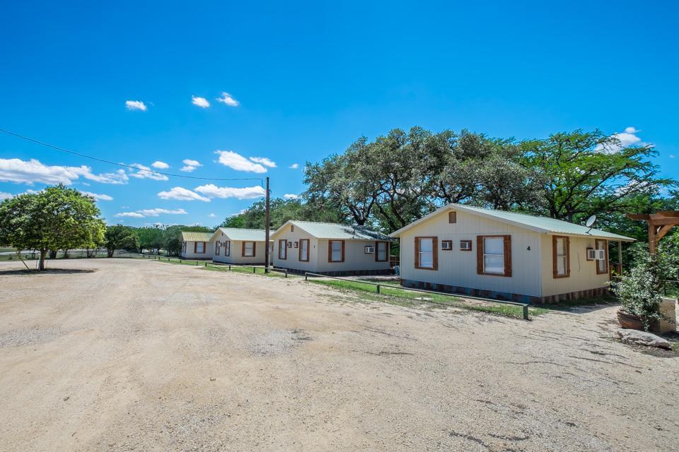 River Bluff Cabins Rio Frio Eksteriør bilde