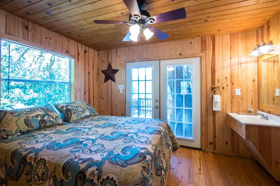 River Bluff Cabins Rio Frio Eksteriør bilde