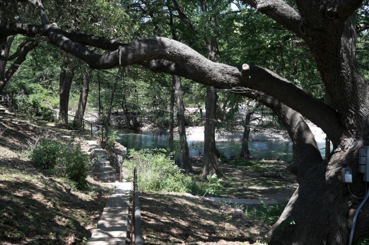River Bluff Cabins Rio Frio Eksteriør bilde